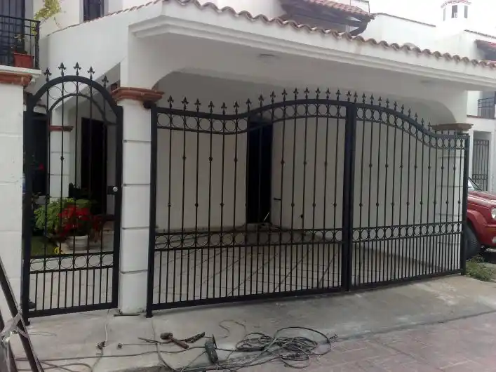 Portón herrería 1